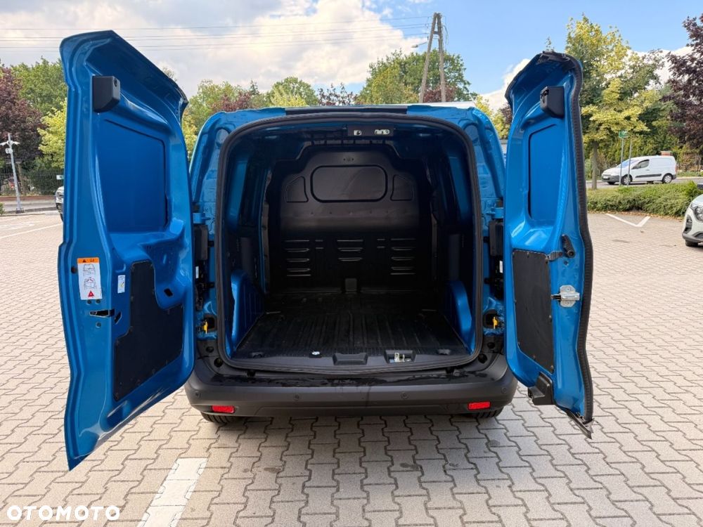 Ford Transit Courier - 11