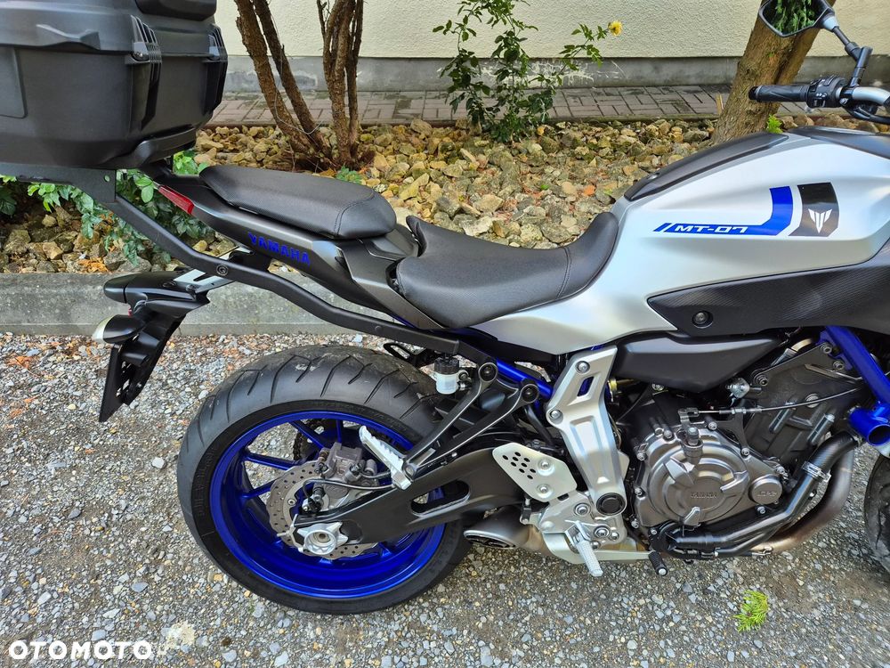 Yamaha MT - 28