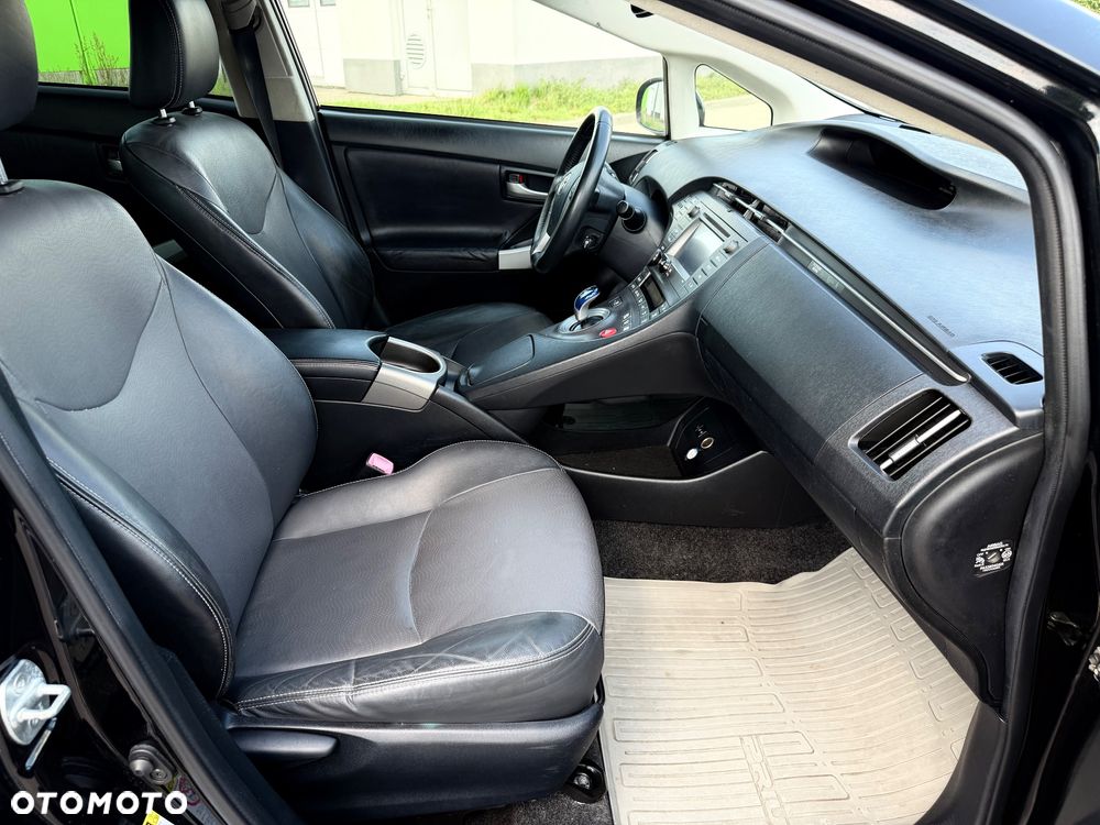Toyota Prius 1.8 HSD Prestige - 16