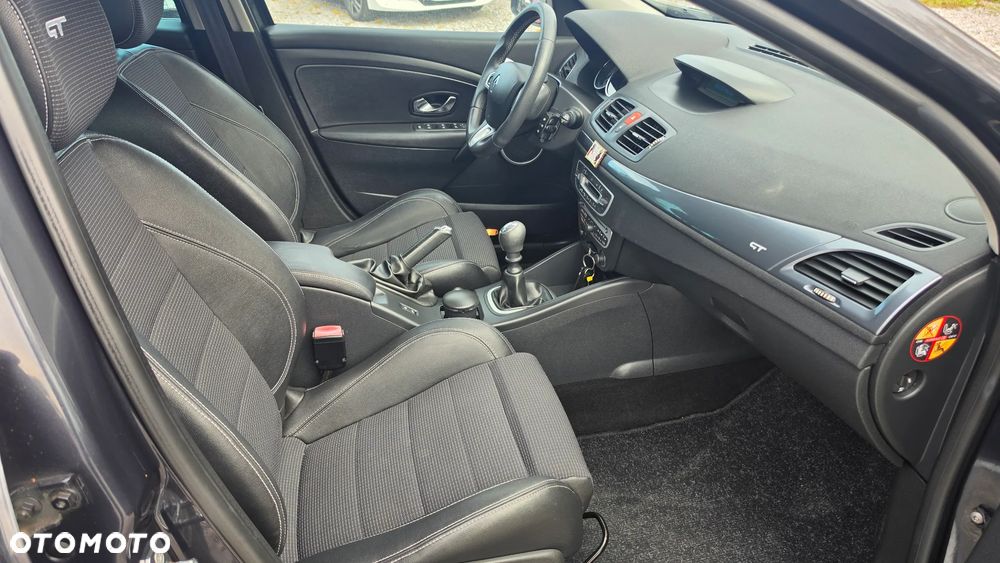 Renault Megane TCe 180 GT - 13