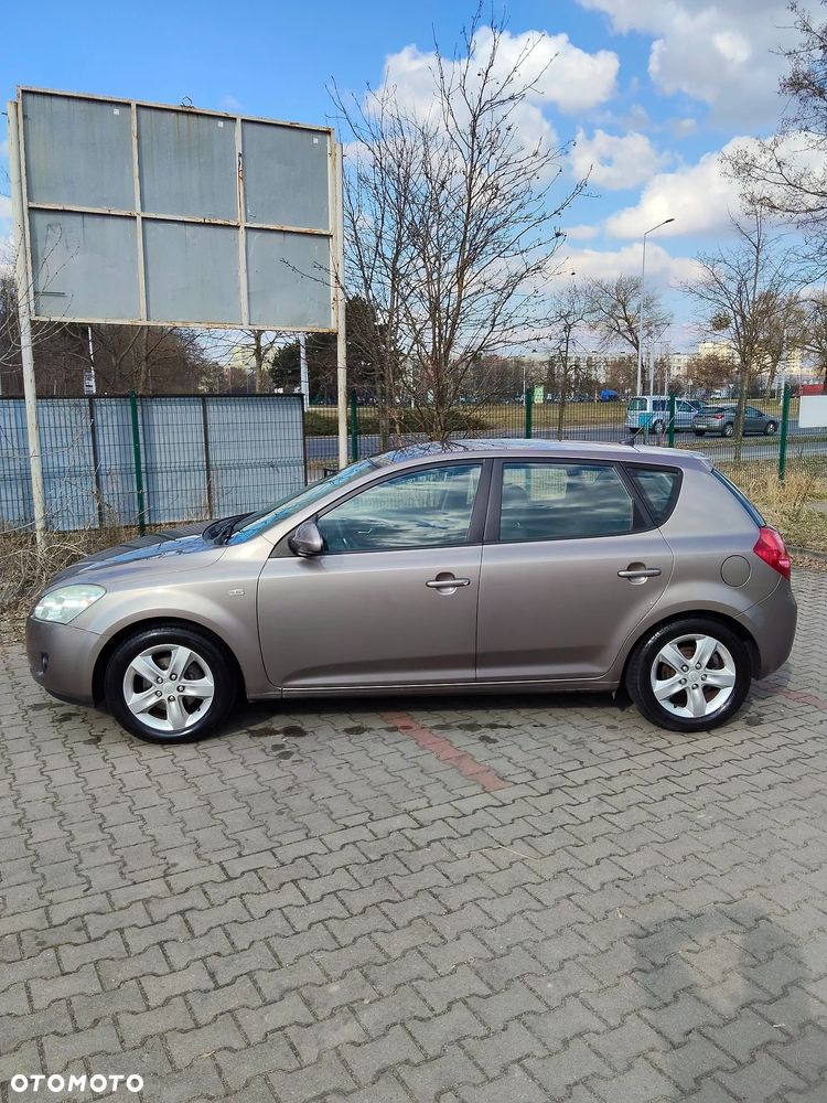 Kia Ceed 2.0 Optimum - 2