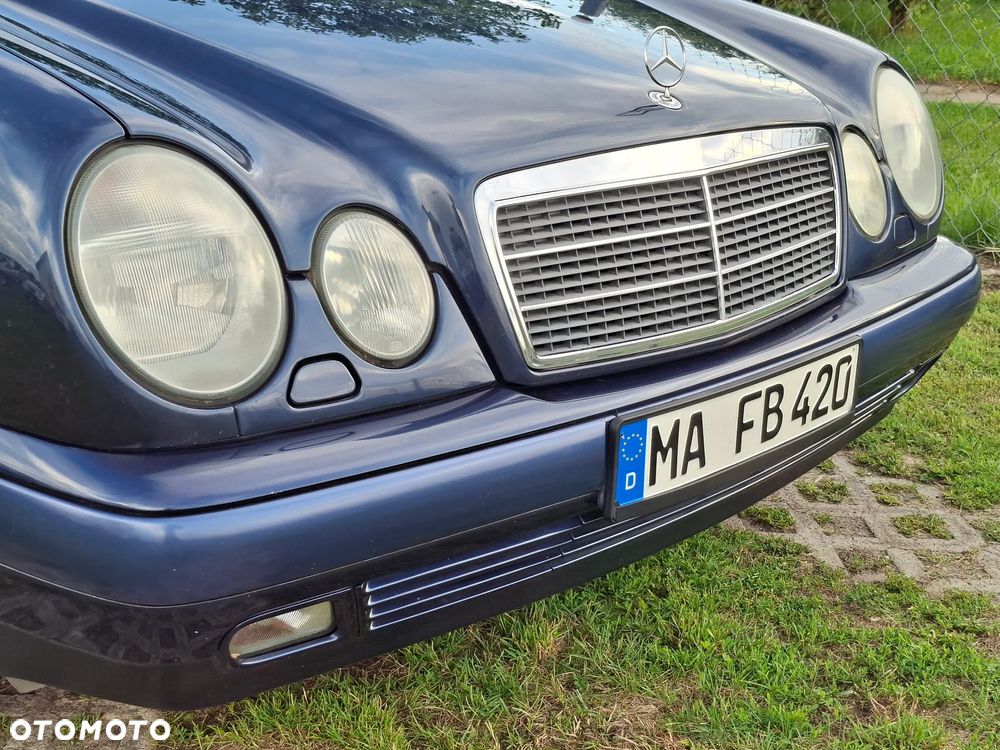 Mercedes-Benz Klasa E 240 Classic - 39