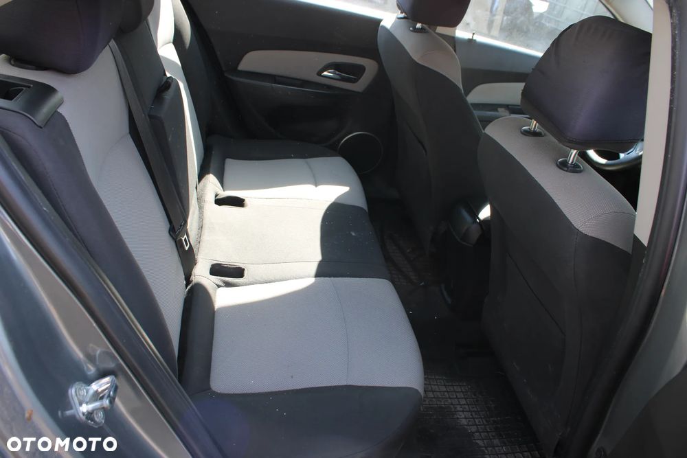 Chevrolet Cruze Maska GCV Drzwi - 10