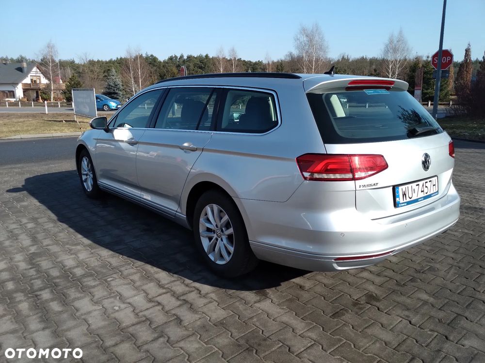 Volkswagen Passat - 4