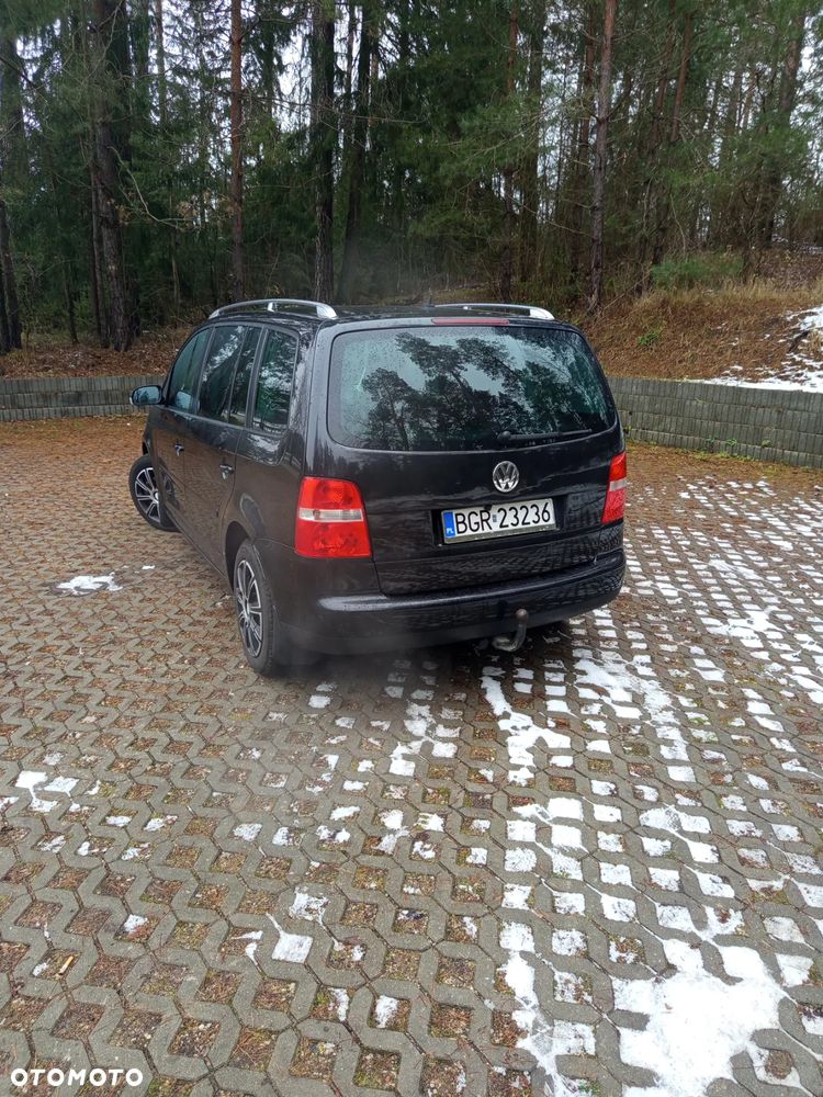 Volkswagen Touran 1.9 TDI DSG - 2