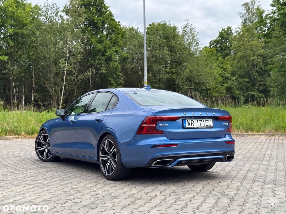 Volvo S60 T5 AWD R-Design - 4