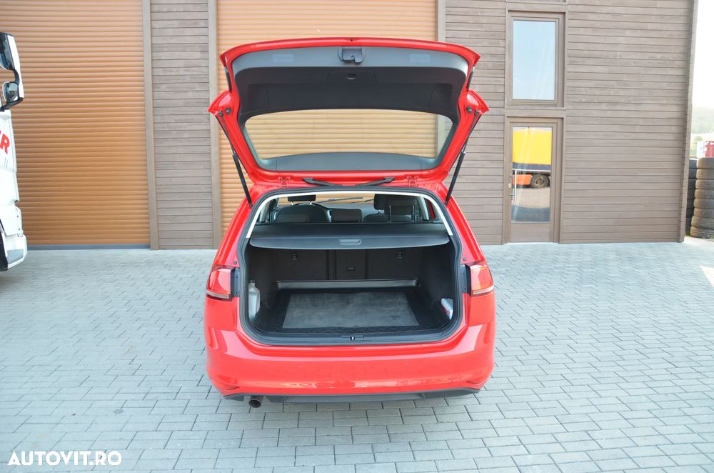 Volkswagen Golf 1.6 TDI DPF BMT DSG Trendline - 16