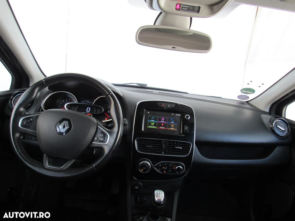 Renault Clio - 11