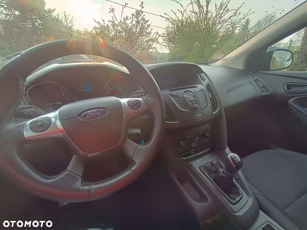 Ford Focus 1.6 Trend - 15
