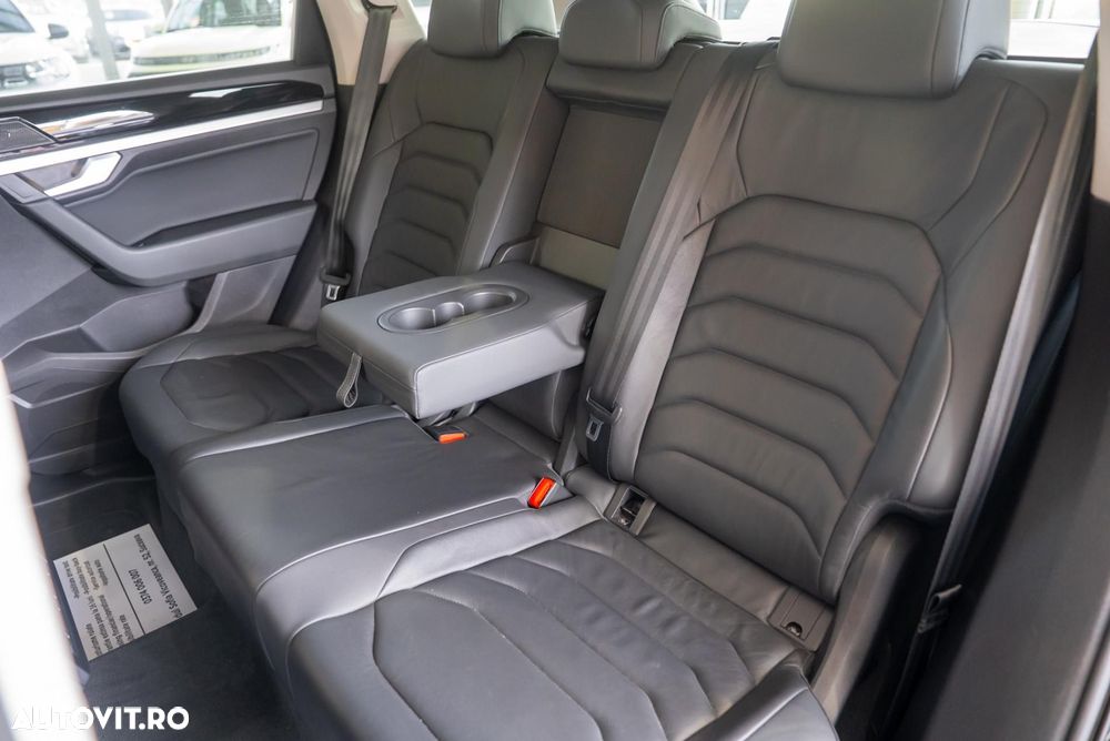 Volkswagen Touareg 3.0 V6 TDI 4Motion DPF Automatik Elegance - 24