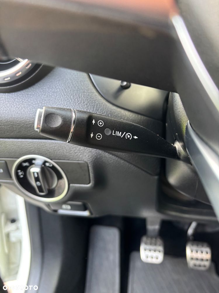 Mercedes-Benz GLA 180 AMG Line - 30