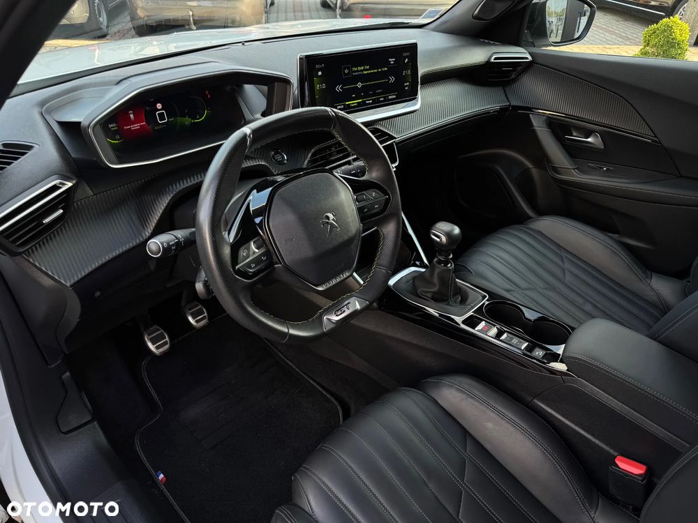 Peugeot 2008 - 9