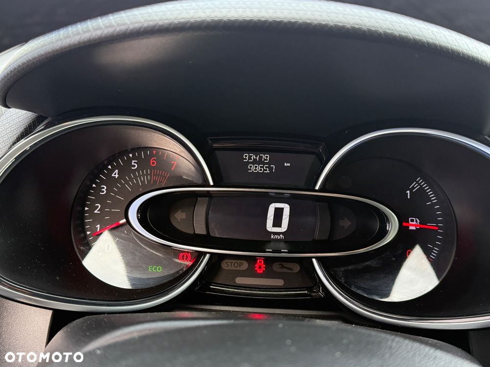 Renault Clio - 11