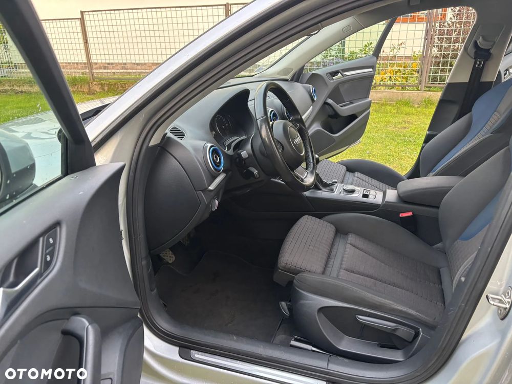 Audi A3 Sportback 2.0 TDI Ambition - 11