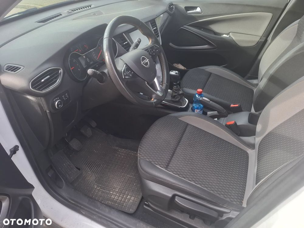 Opel Crossland X - 8