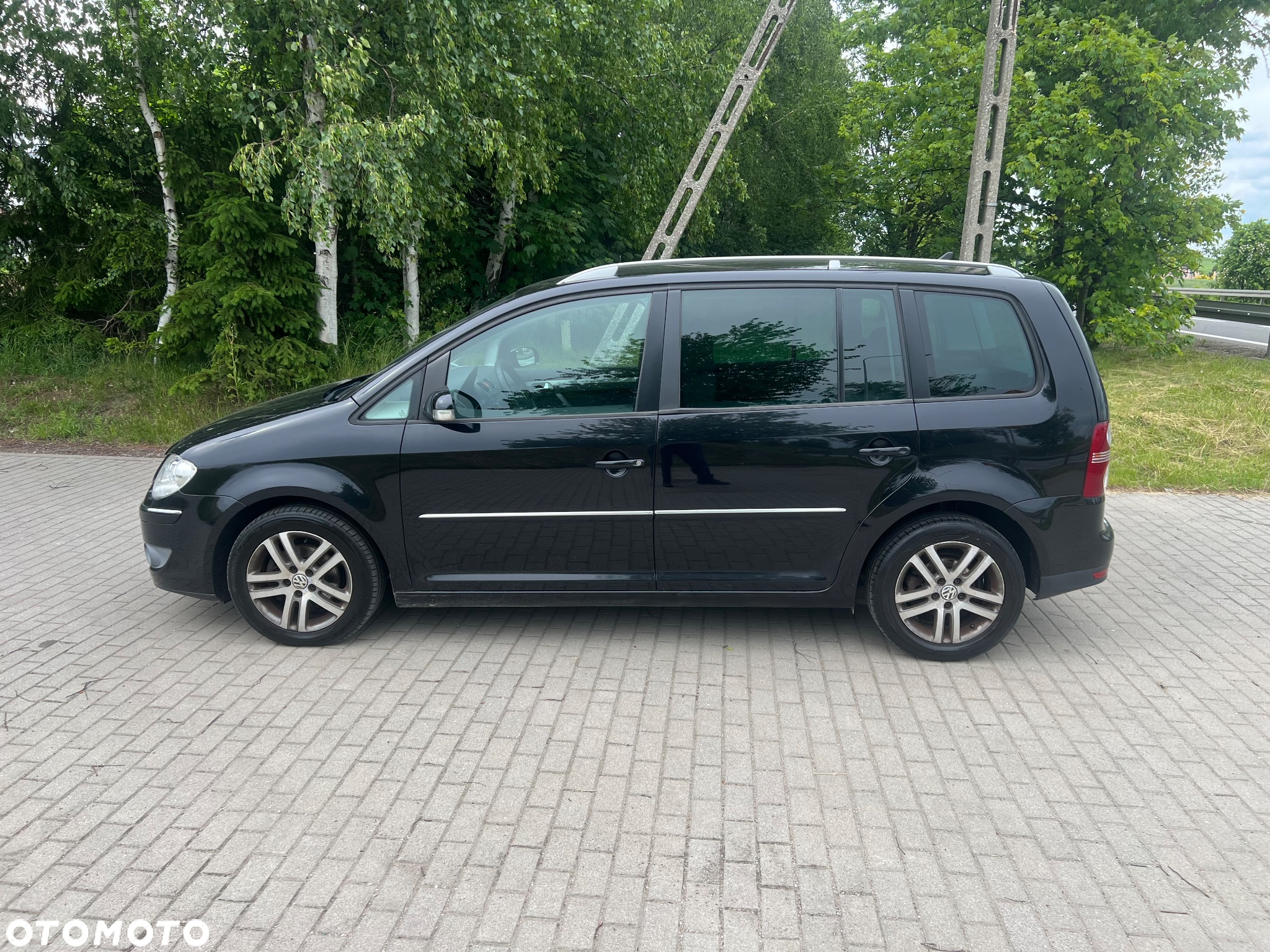 Volkswagen Touran 2.0 TDI DPF Highline - 3