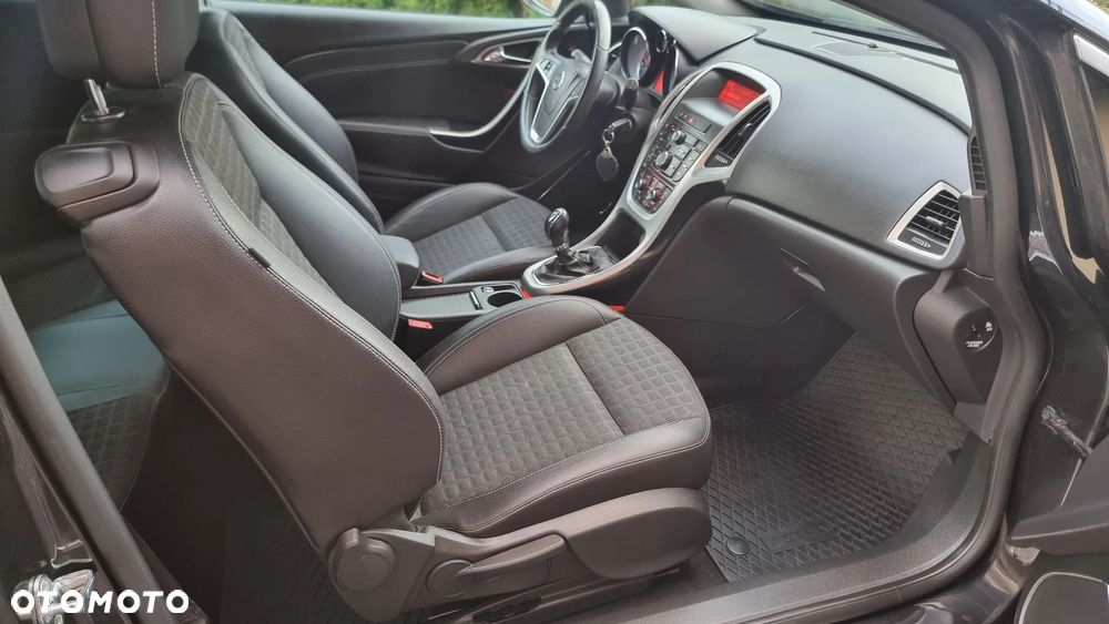 Opel Astra GTC 1.4 Turbo Innovation - 34