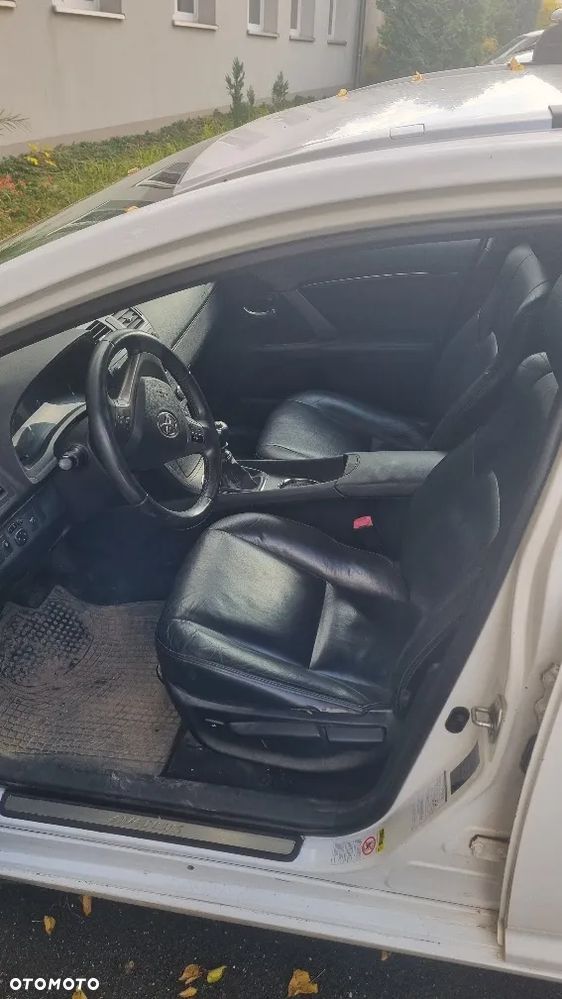 Toyota Avensis - 5
