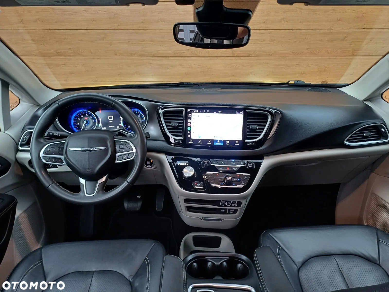 Chrysler Pacifica - 11