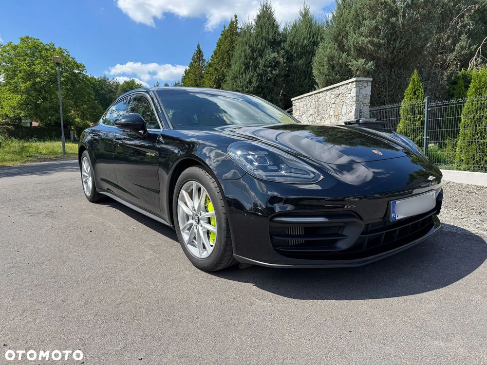 Porsche Panamera 4 E-Hybrid - 1