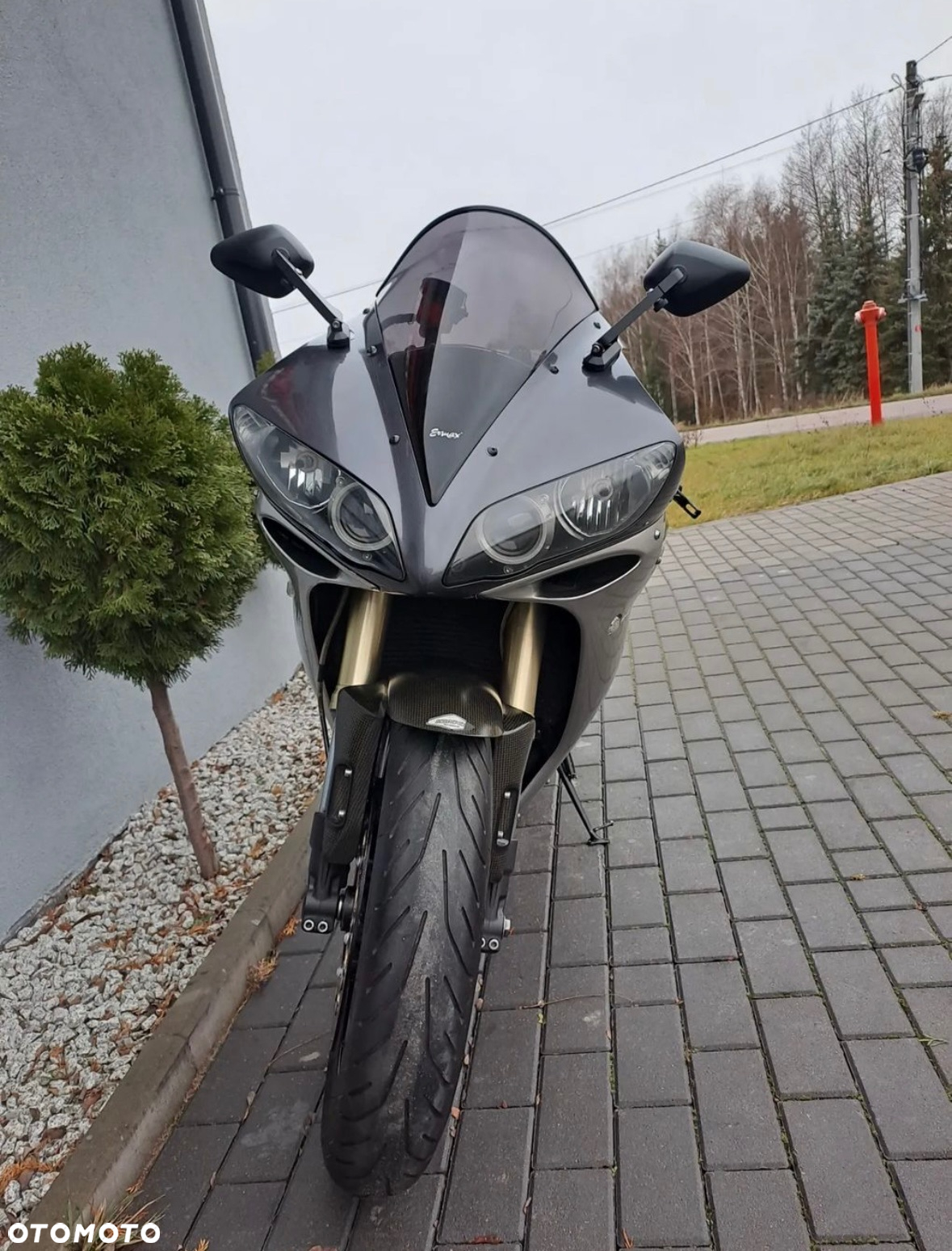 Yamaha R1 - 3