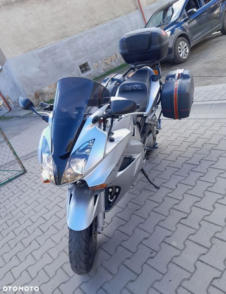 Honda VFR - 10