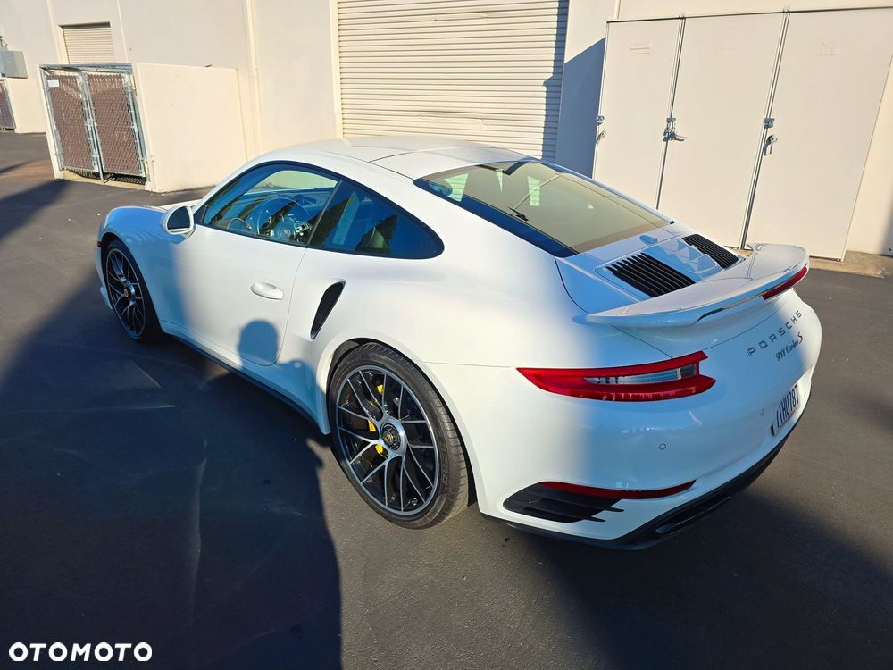Porsche 911 Turbo S - 4