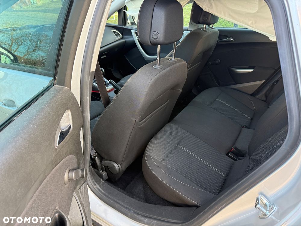 Opel Astra 1.6 Design Edition - 2