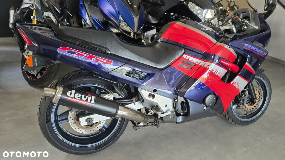 Honda CBR - 33