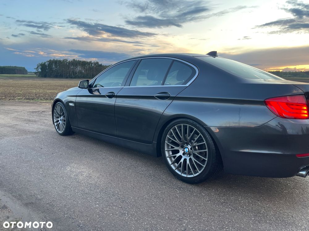 BMW Seria 5 520d Touring - 33