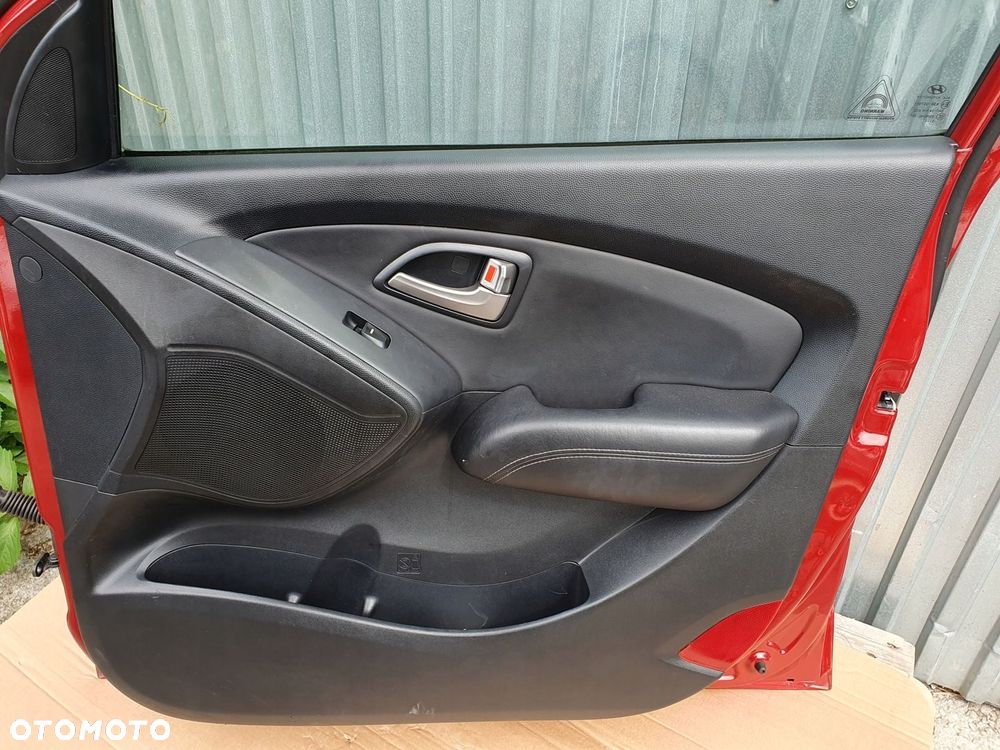 HYUNDAI ix35 DRZWI PRAWE PRZÓD PRZEDNIE PRAWY CZERWONE LAKIER A0 - 5