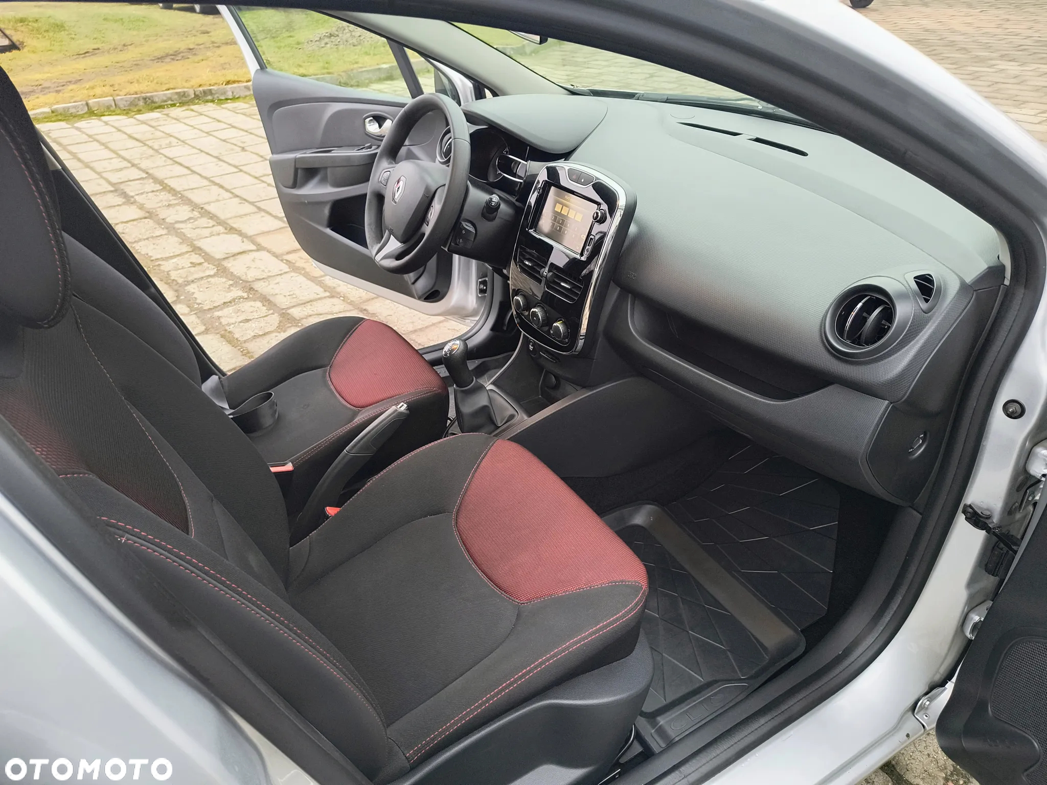 Renault Clio - 6