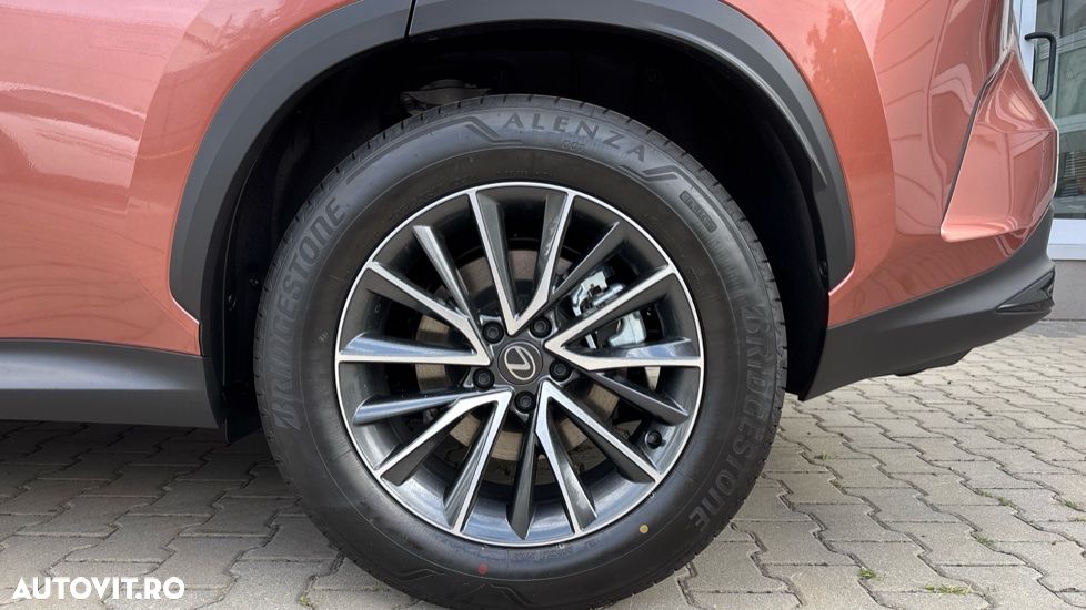 Lexus Seria NX 450h+ E-FOUR Executive - 11
