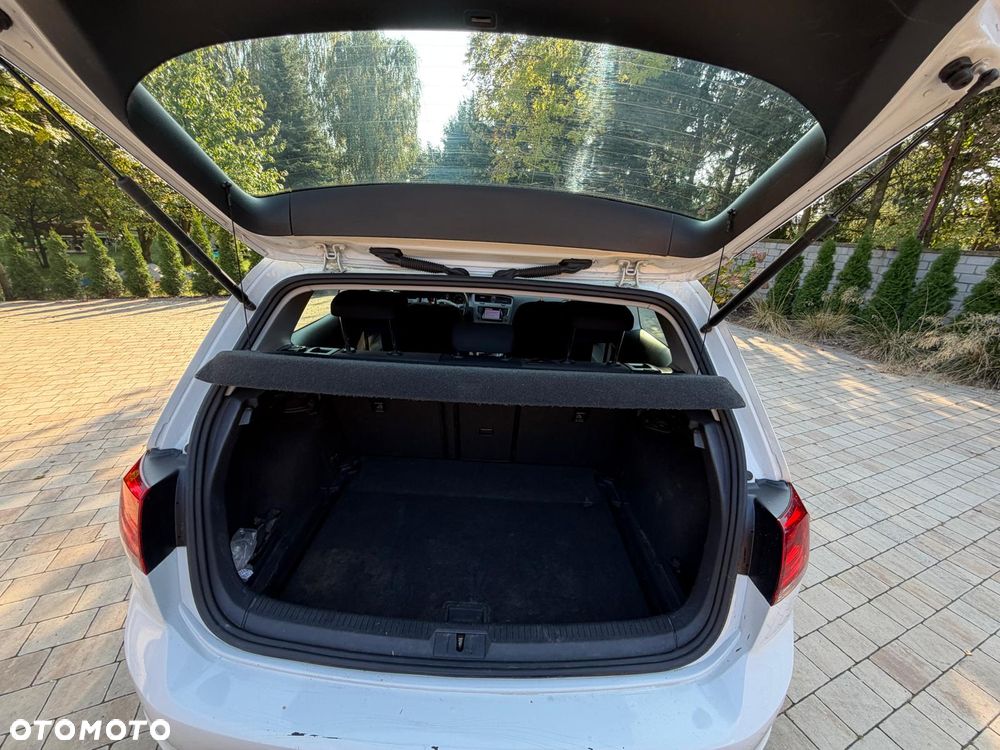 Volkswagen Golf - 8