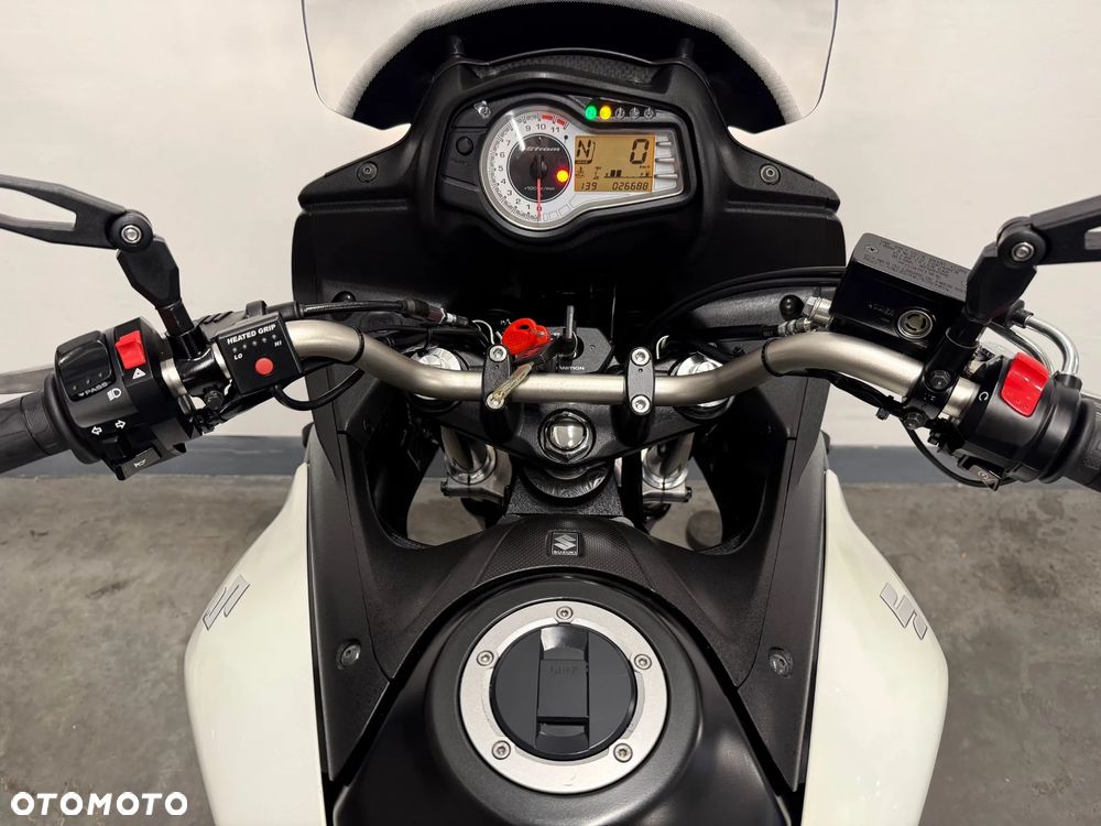 Suzuki V-STROM - 9