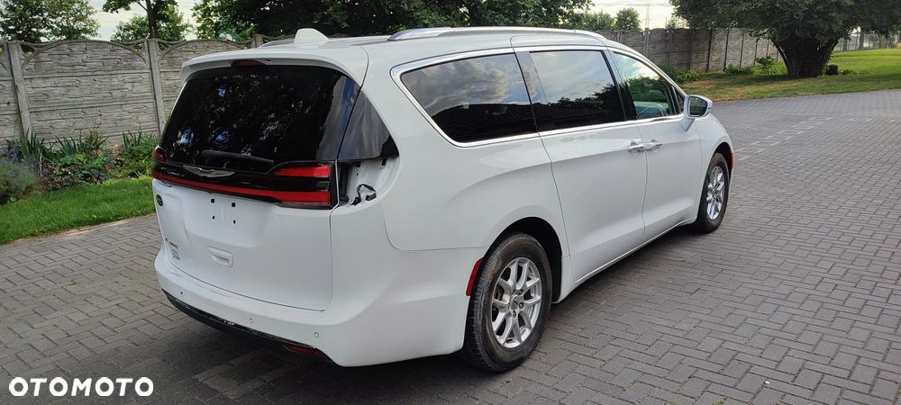 Chrysler Pacifica - 4