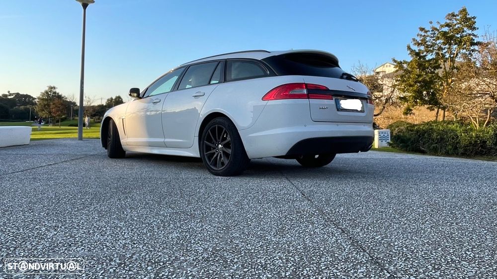 Jaguar XF Sportbrake 2.2 D Premium Luxury - 24