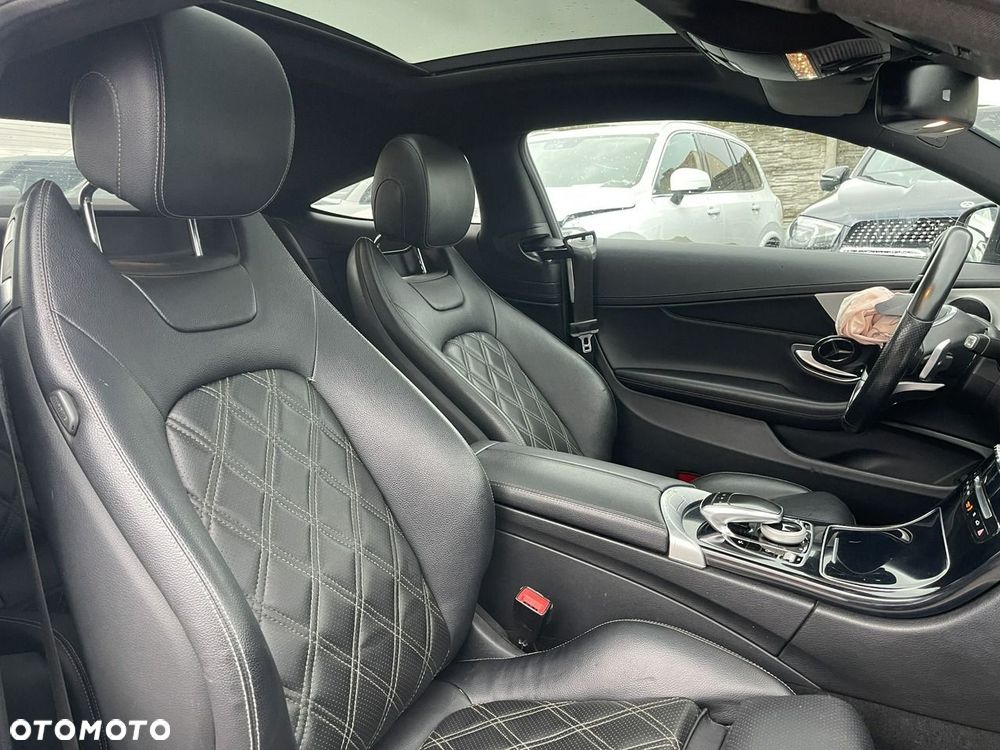 Mercedes-Benz Klasa C 300 7G-TRONIC AMG Line - 9