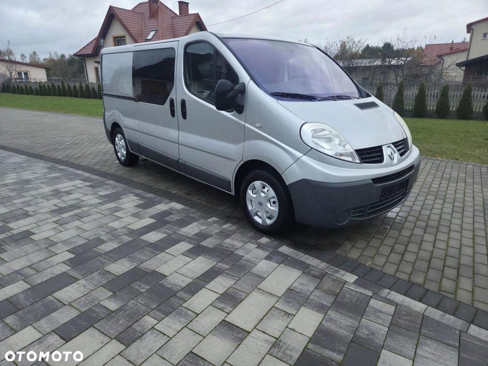 Renault TRAFIC LONG KLIMA TEMPOMAT ORYGINAŁ PODNOŚNIK DLA INWALIDY LUB INNE ZADBANY FULL OPCJA DOPOSAŻONY - 3