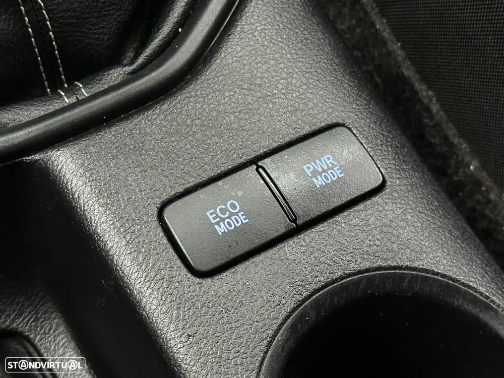 Toyota Hilux 2.4 D-4D 4WD CD CM - 15