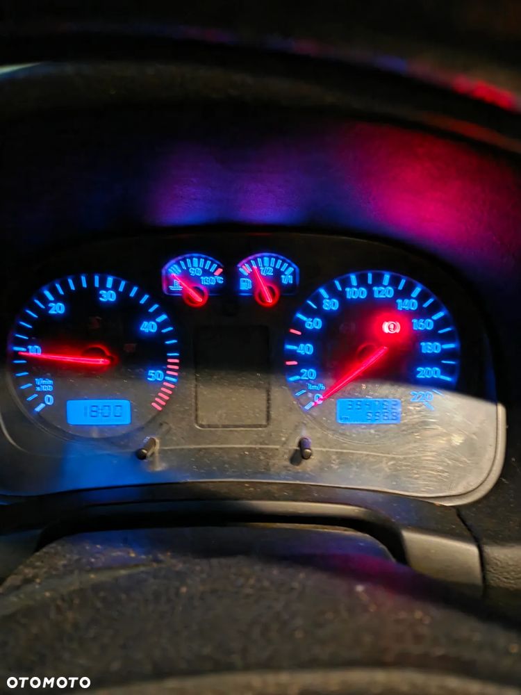 Volkswagen Golf 1.9 TDI Comfortline - 6