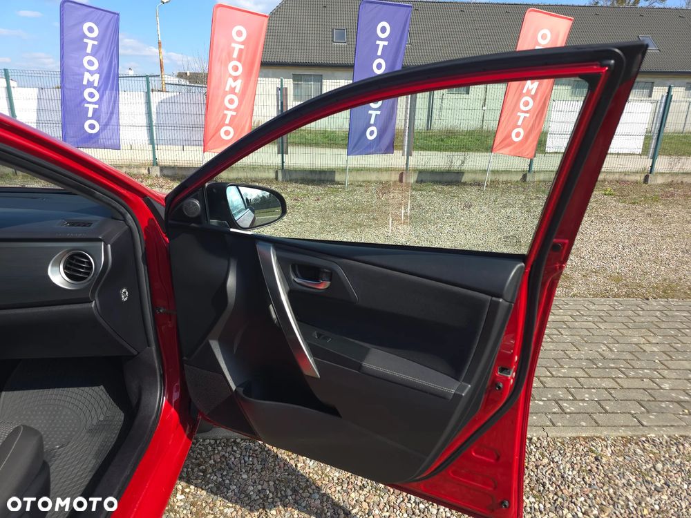 Toyota Auris 1.6 Premium + - 12