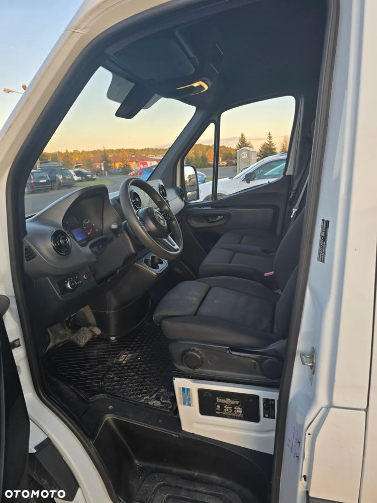 Mercedes-Benz Sprinter - 9