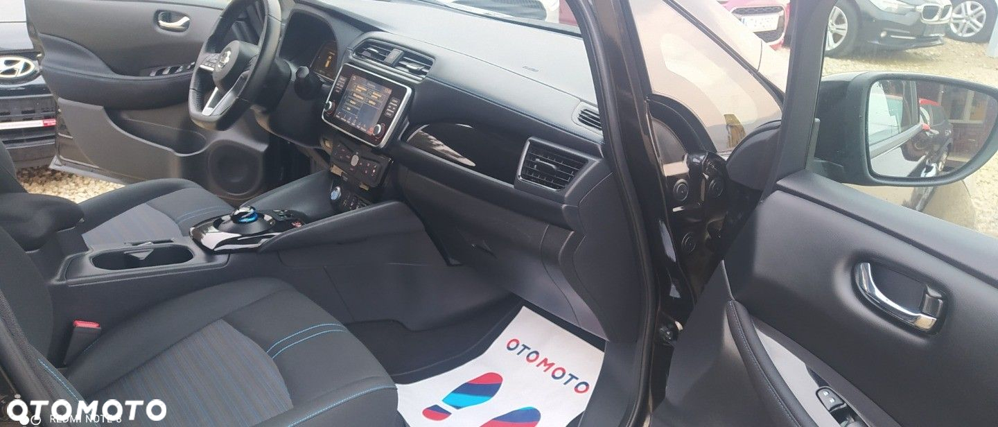 Nissan Leaf - 25