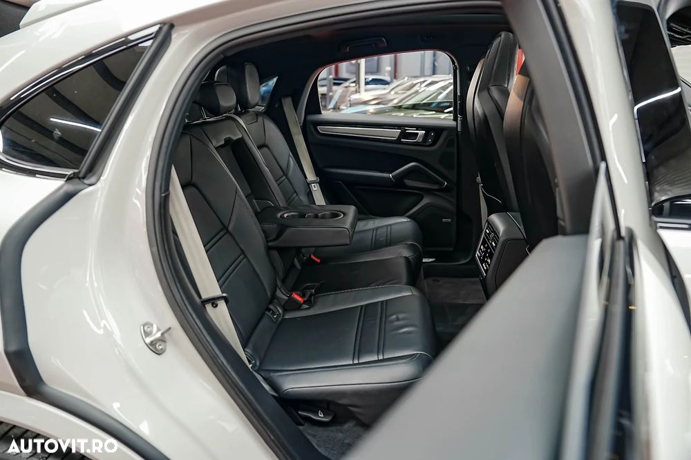 Porsche Cayenne Coupe E-Hybrid Tiptronic S Platinum Edition - 12