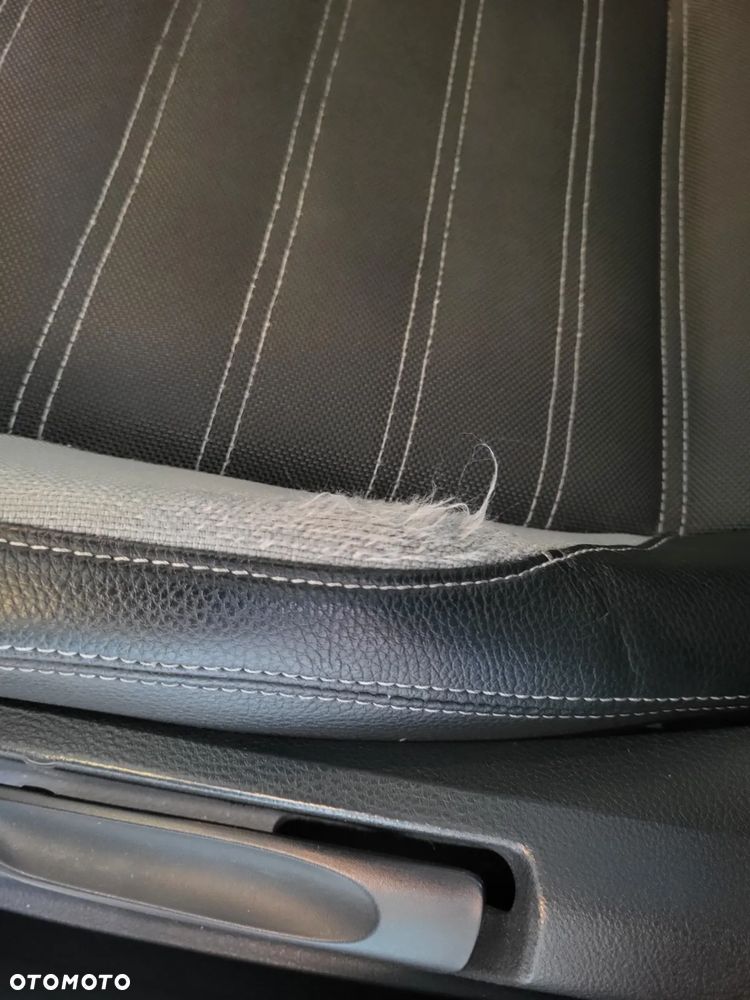 Volkswagen Jetta 2.0 TDI Highline - 13