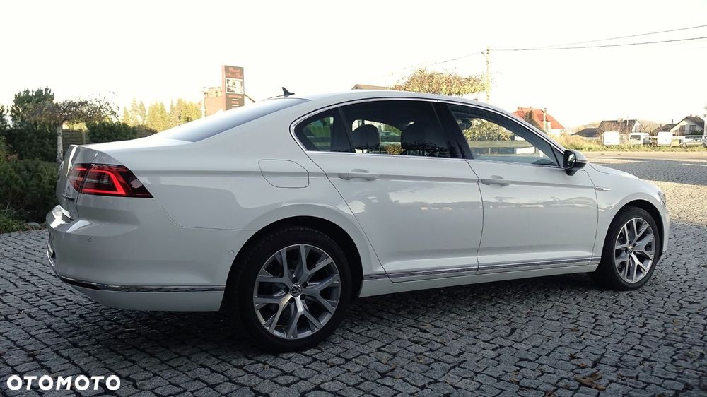 Volkswagen Passat - 16