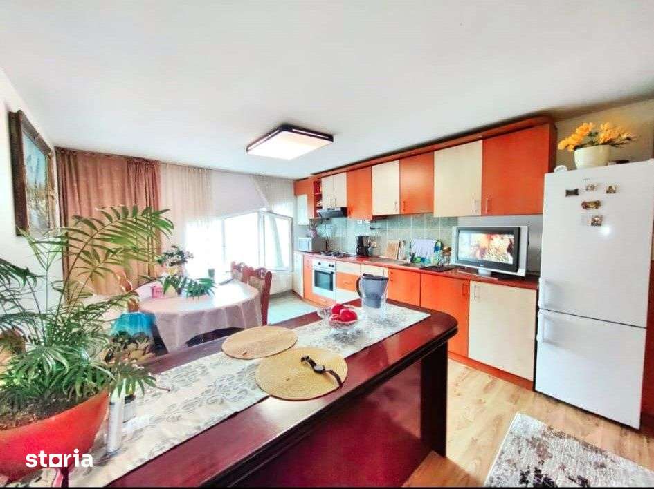 Apartament 3 camere, 74mp, bloc nou, garaj, zona Plopilor — fotografia 1
