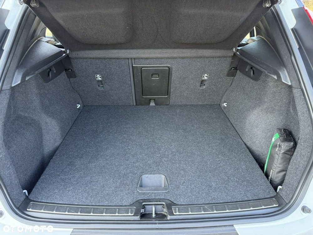 Volvo XC 40 D4 SCR AWD R-Design - 37