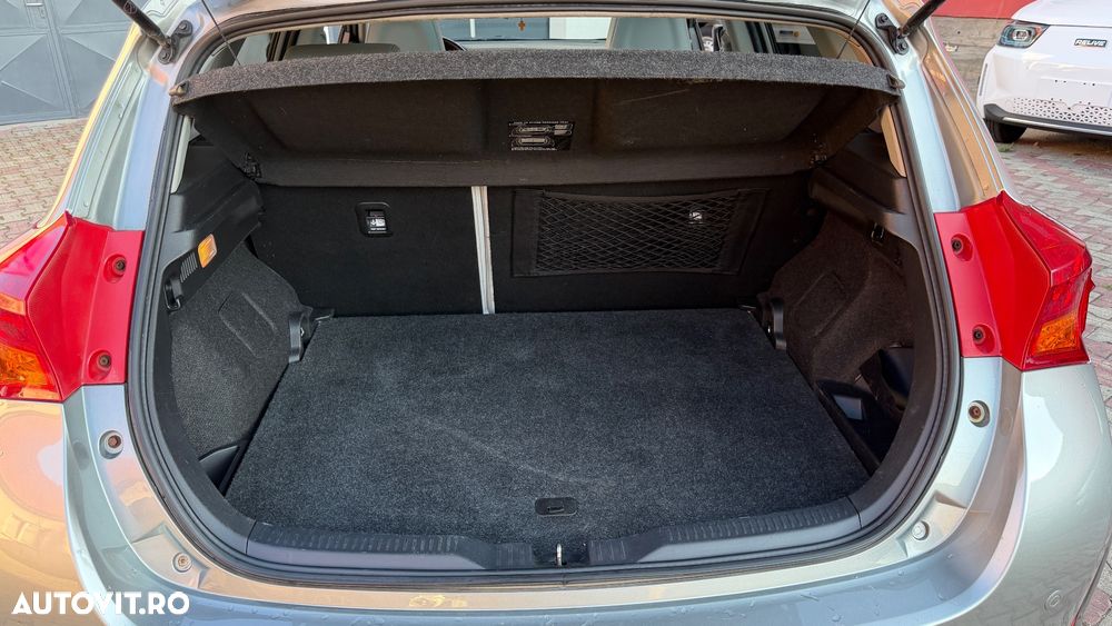 Toyota Auris - 13